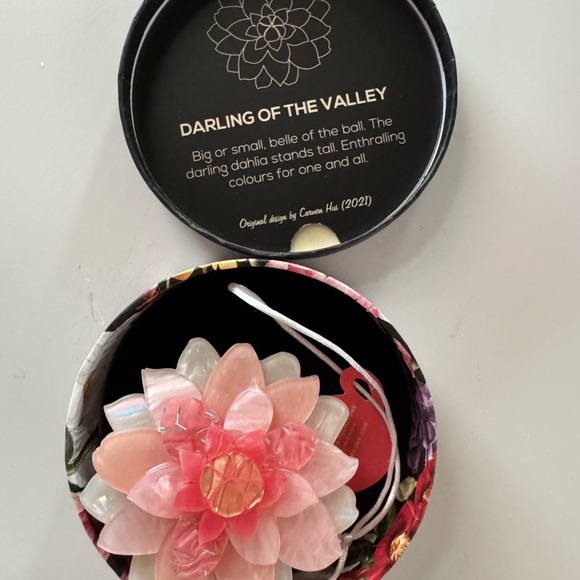 Erstwilder Darling Of The Valley Brooch - Picture 1 of 2